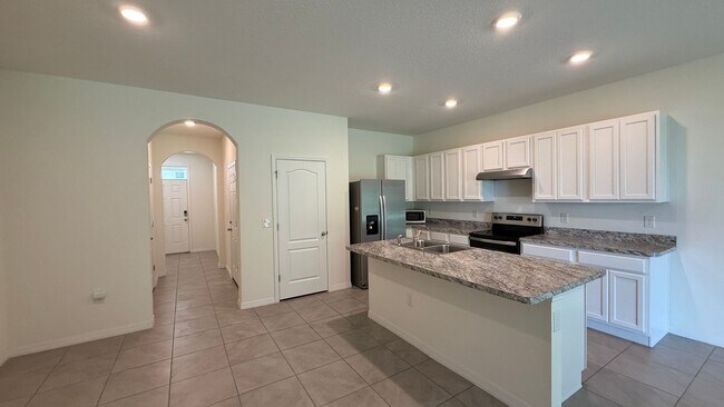 Building Photo - Discover the Charm of Feltrim Reserve! No ...