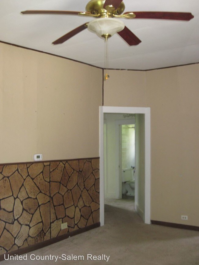Building Photo - 3 br, 1 bath House - 808 E. Ellis