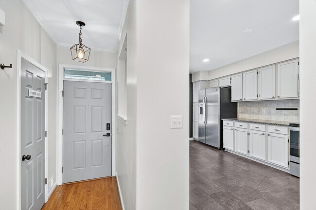 Foto del edificio - 7123 Gresham Ct W