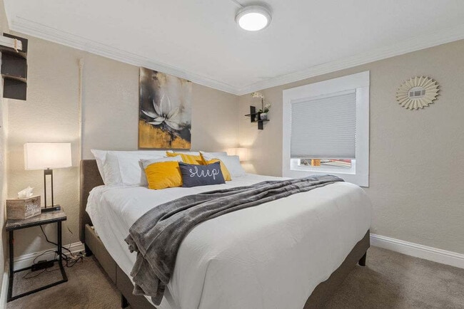 Foto del edificio - 2490 Main St