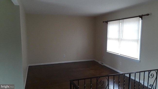 Foto del edificio - 316 Spring Lake Blvd