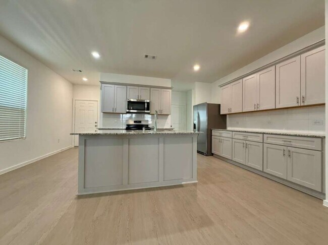 Foto del edificio - 15349 Dapple Blf Ln