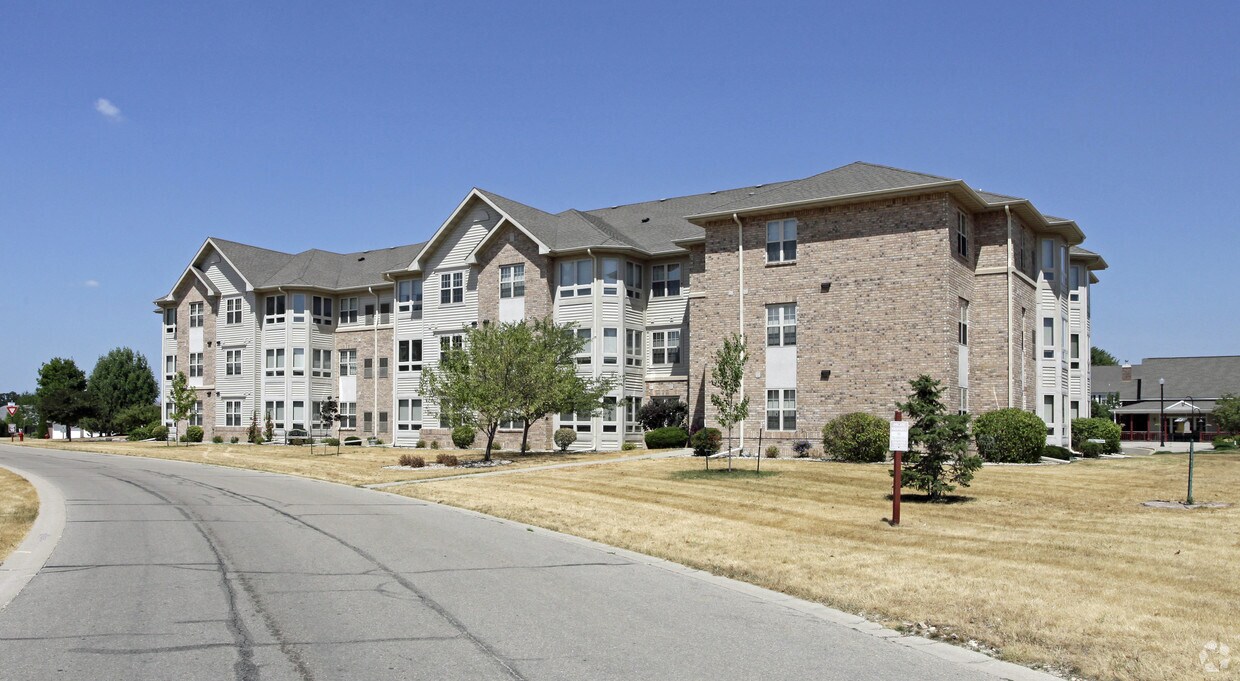 Foto principal - Essex Apartment Homes