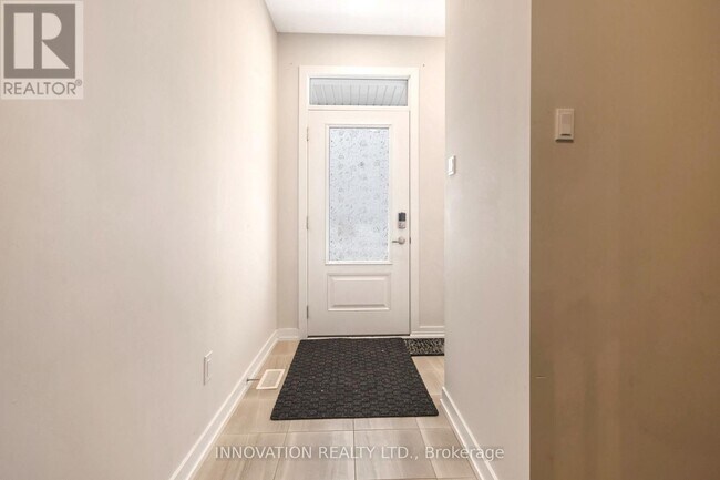 Building Photo - 578 Oldenburg Ave