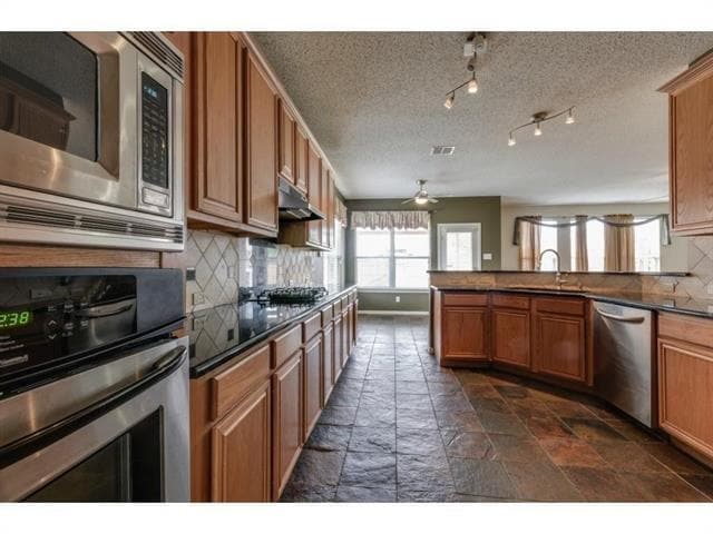 Building Photo - 8316 Fountain Springs Dr