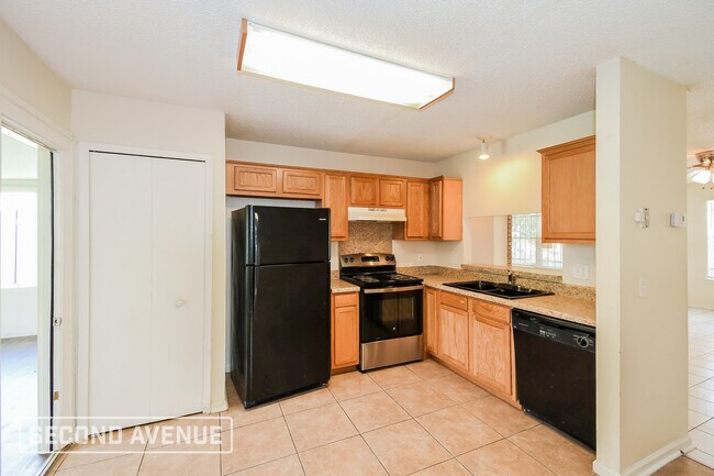Building Photo - 7610 Bronson Ln