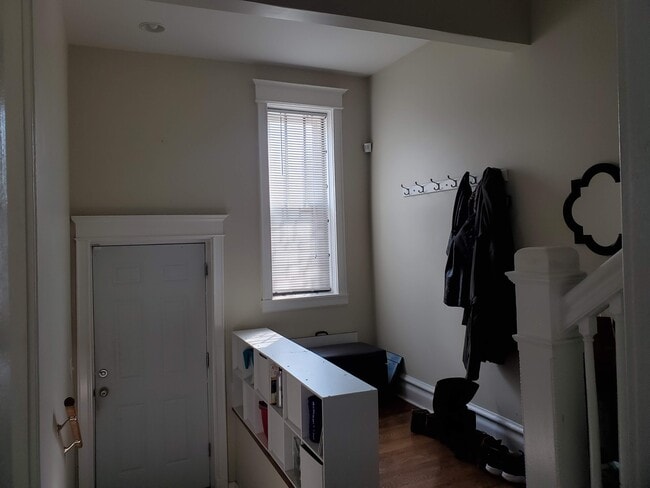 Entryway - 6942 S Dante Ave