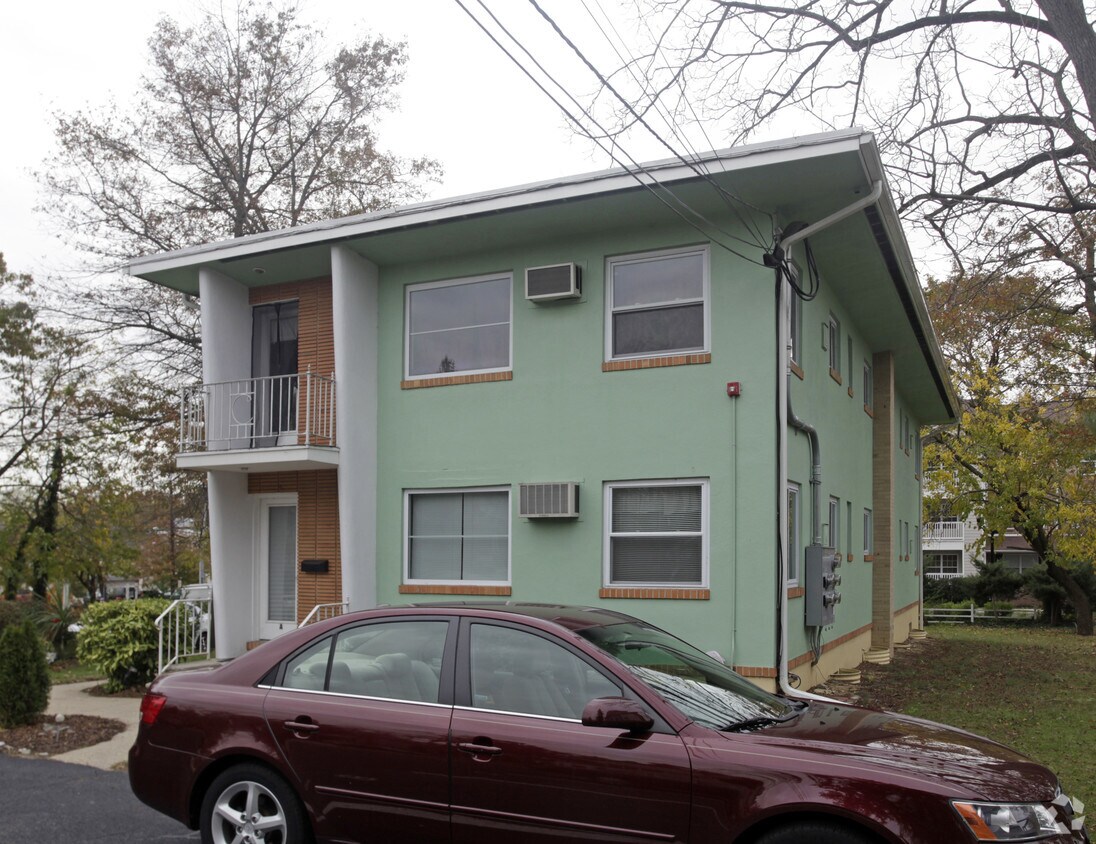 Building Photo - 412 White Horse Pike