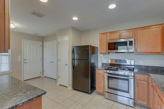 Building Photo - 516 Oakland Hills Ln