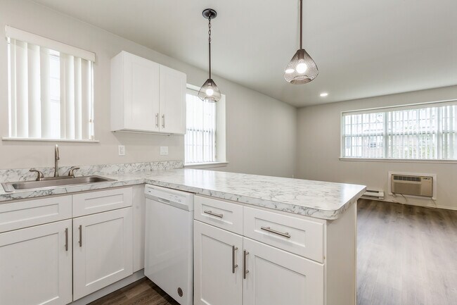 Foto del edificio - Zen Long Island at Bay Shore 55+ Community