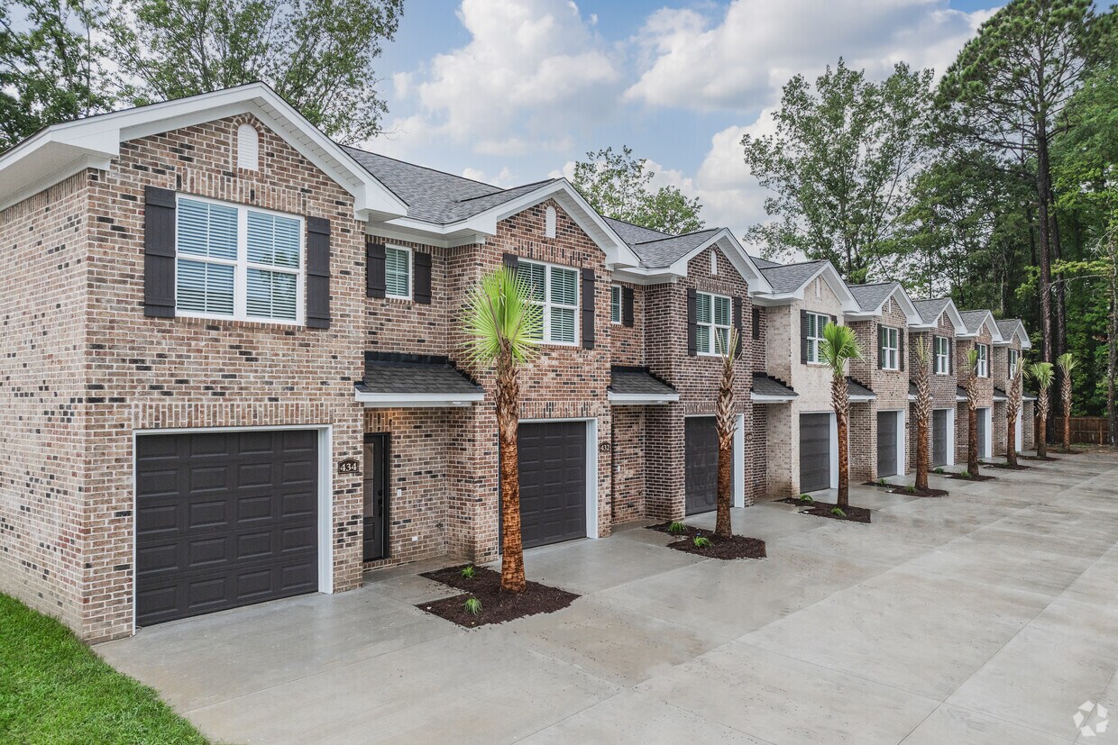 Foto principal - 420 Wren Crest Ln