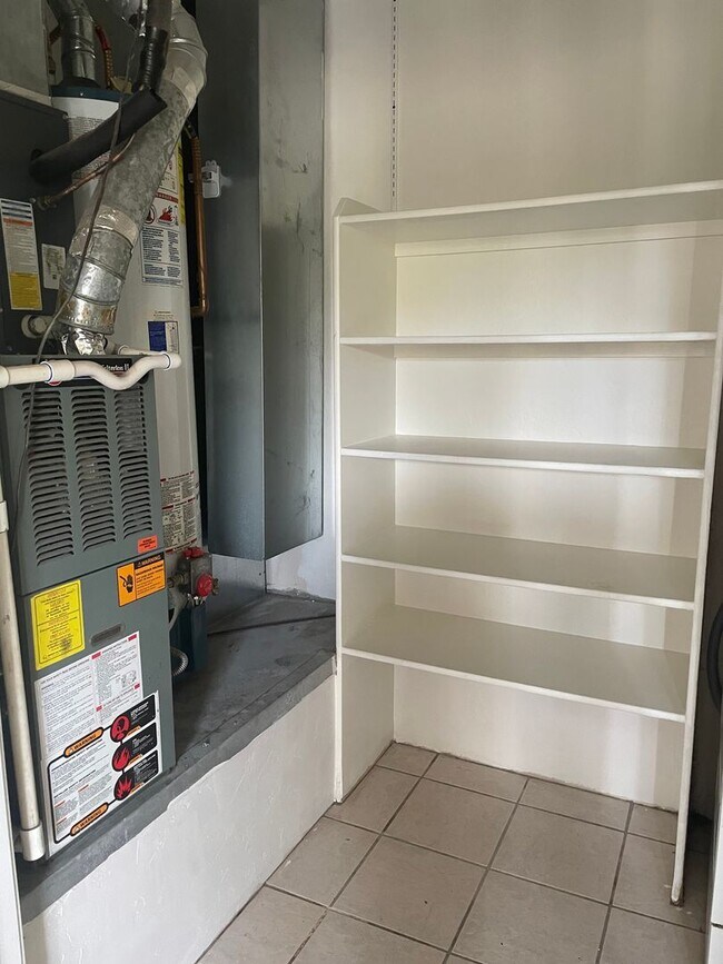 Foto del edificio - 3677 S Camino Seco