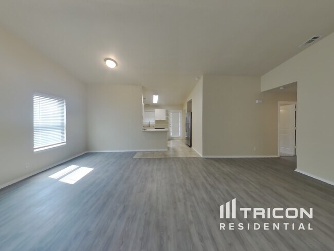 Foto del edificio - 901 Loganwood Dr