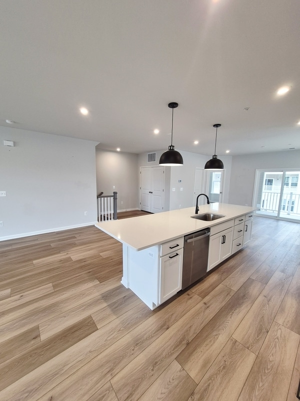 Foto del edificio - 648 Brookwood Glen Terrace