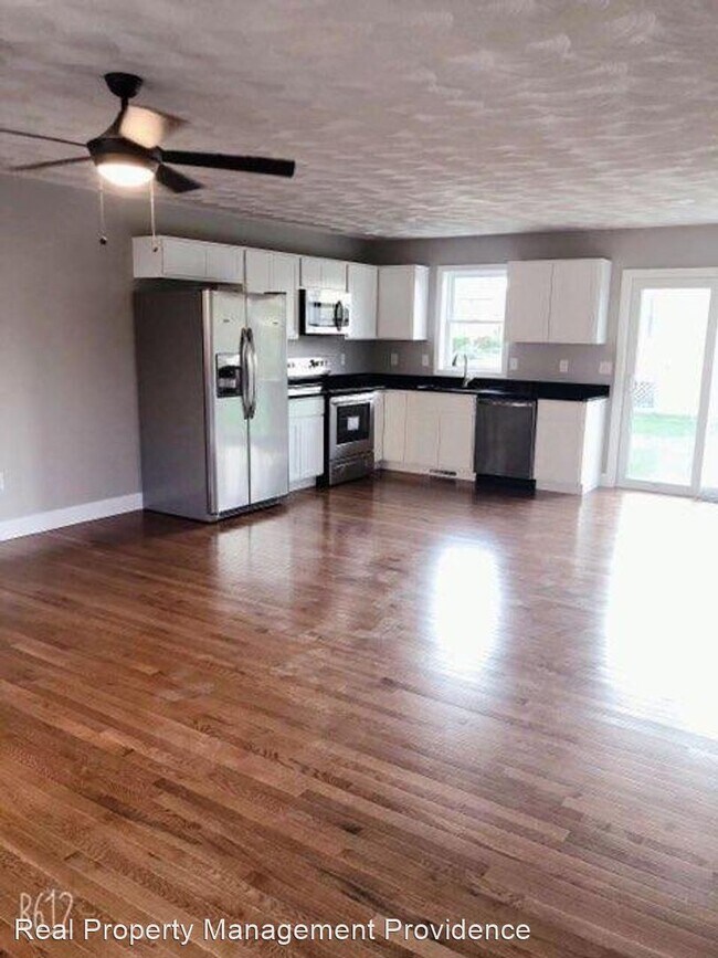 Building Photo - 2 br, 1 bath House - 59-61 Manhassett Street