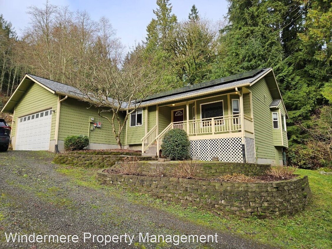 Primary Photo - 3 br, 2 bath House - 22383 Miller Bay Road NE
