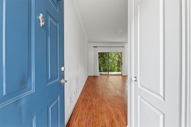 Foto del edificio - 6000 Shepherd Mountain Cove