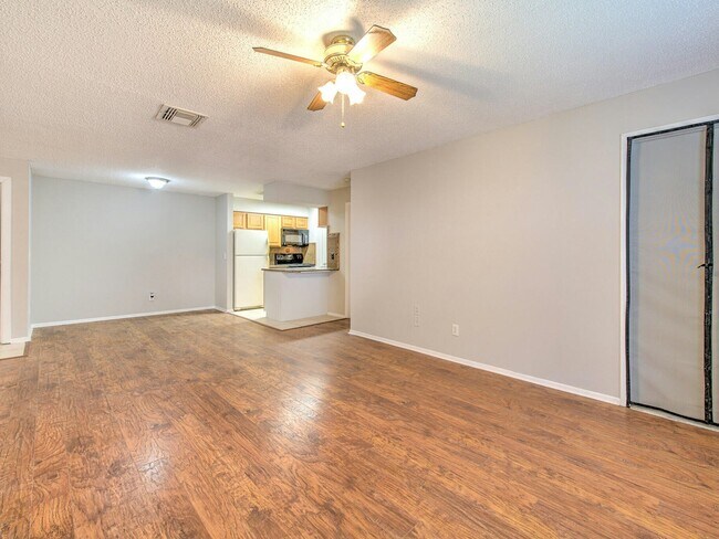 Building Photo - 230 Berry Tree Place