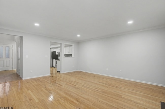 Building Photo - 6 Exeter Rd