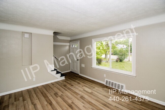 Foto del edificio - 2400 Noble Rd