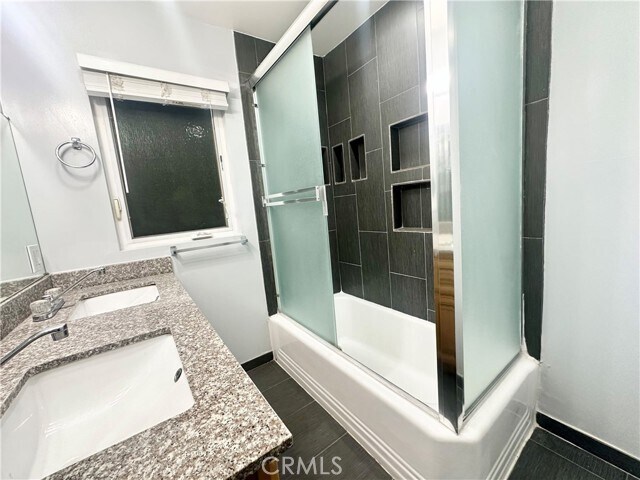 Foto del edificio - 15746 Magnolia Blvd