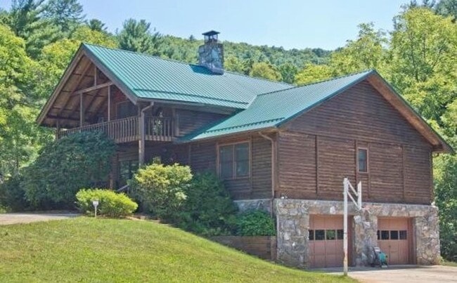 Building Photo - Best Kept Secret in Asheville