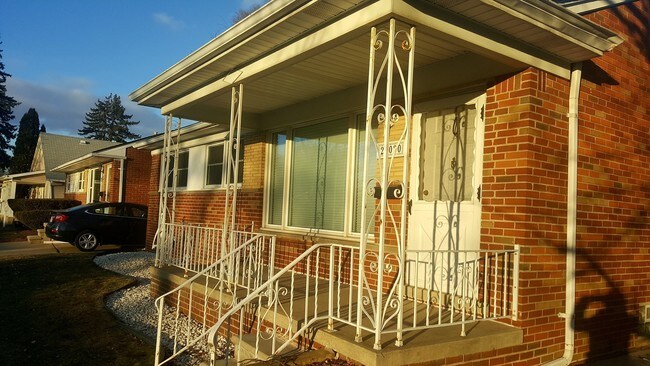 Building Photo - 26020 Groveland St