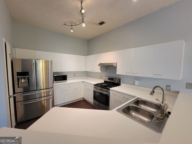 Building Photo - 53 Braelinn Creek Ct