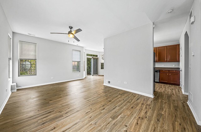 Building Photo - 4914 Montauk Dr