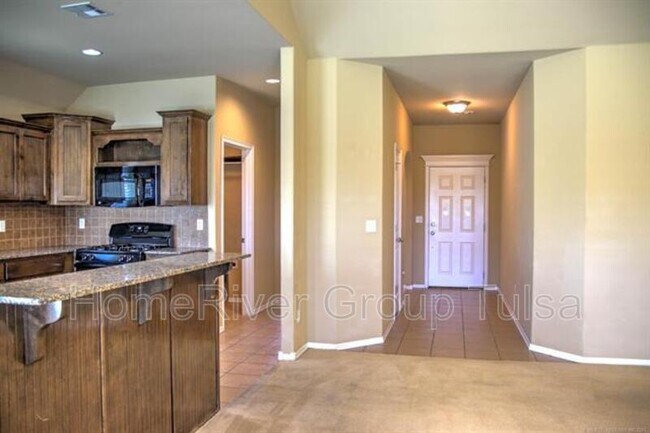 Foto del edificio - 3704 West 106th St S