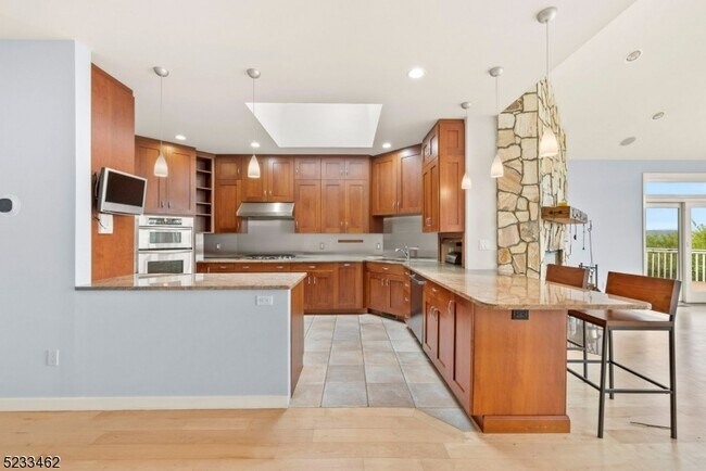 Foto del edificio - 163 Hillcrest Dr