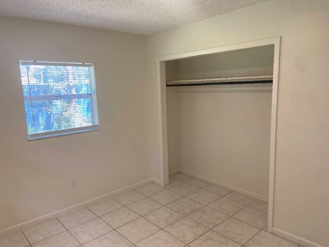 Foto del edificio - 8420 N Brooks St