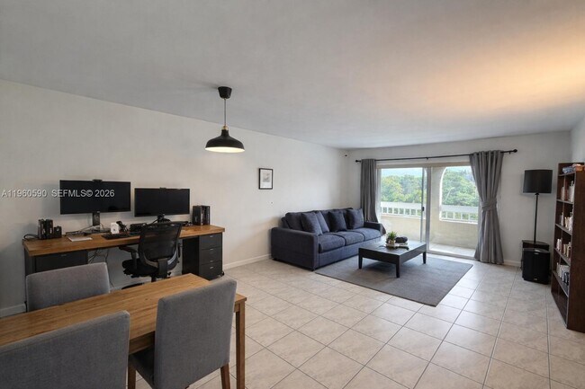 Foto del edificio - 7703 Camino Real