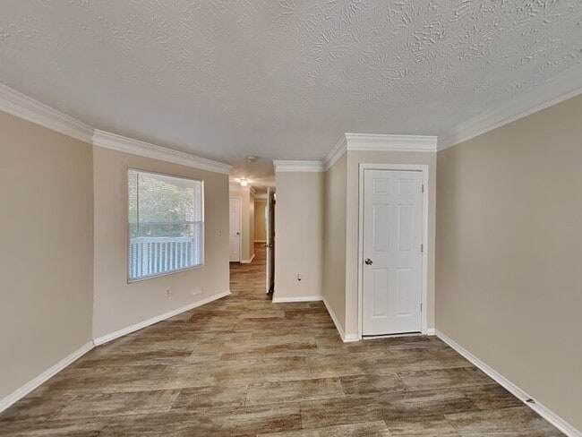 Building Photo - One Month FREE!! Charming 3 Bed Home locat...