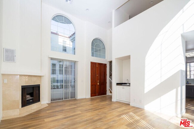 Foto del edificio - 1338 Yale St