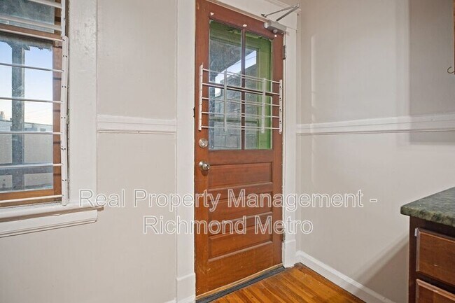 Building Photo - 1607 W Main St