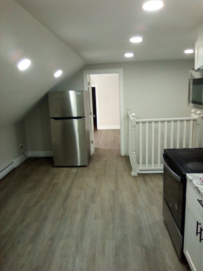 Building Photo - 1213 Pittston Ave