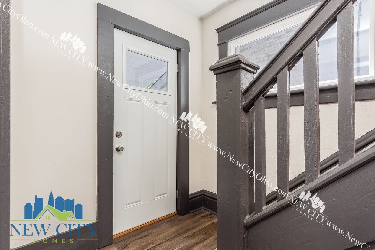 Primary Photo - Freshly Renovated 3 Bedroom Home in Frankl...