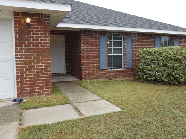 Building Photo - Beautiful Custom Home - Large Lot