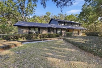 Building Photo - 2630 NW 27th Terrace