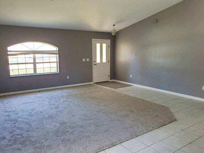 Foto del edificio - Available now!