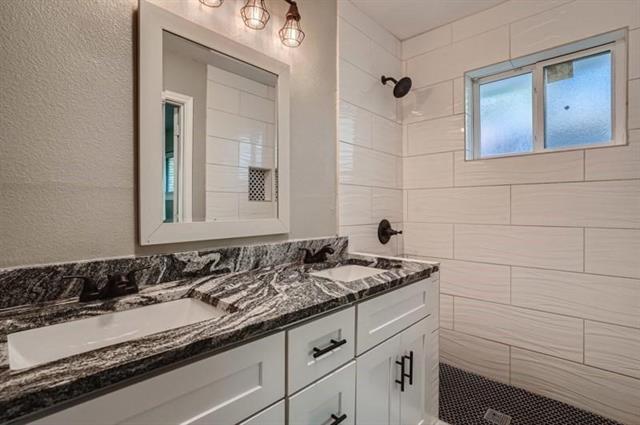 Foto del edificio - 3446 Silverwood Ln