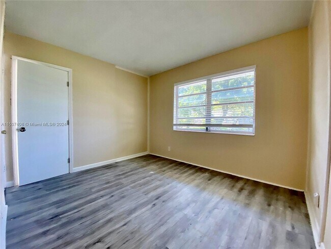 Foto del edificio - 22 SE 3rd Terrace