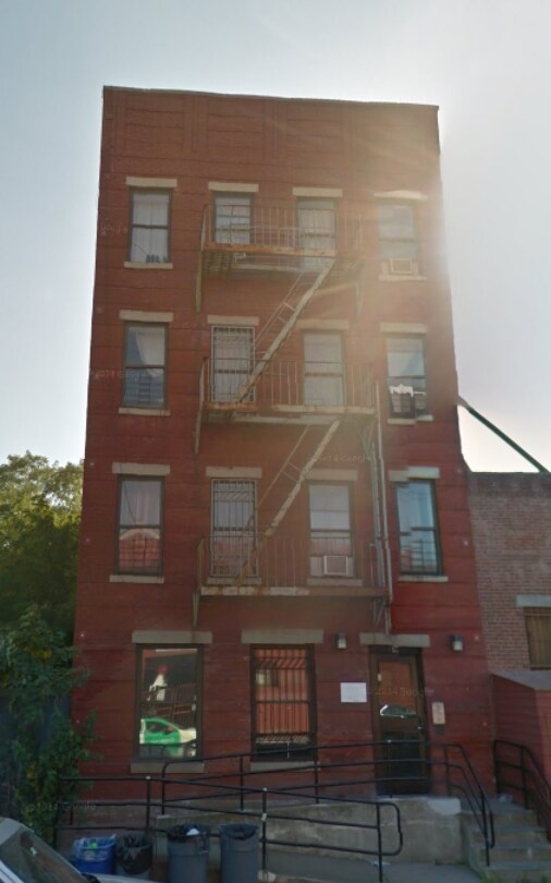 Primary Photo - 818 Bergen St