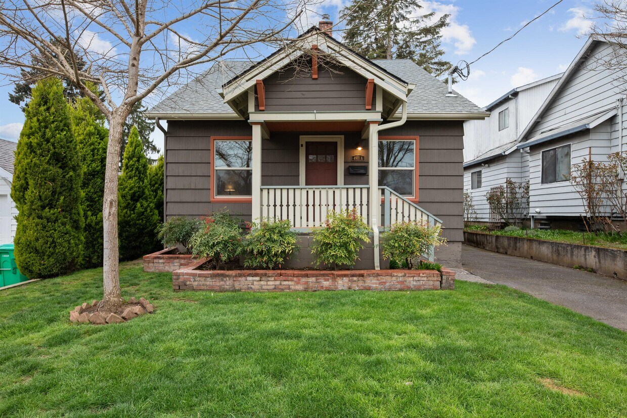 Primary Photo - 4911 SE 48th Av