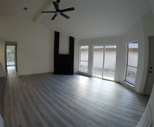 Building Photo - 9211 Golden Meadow Dr