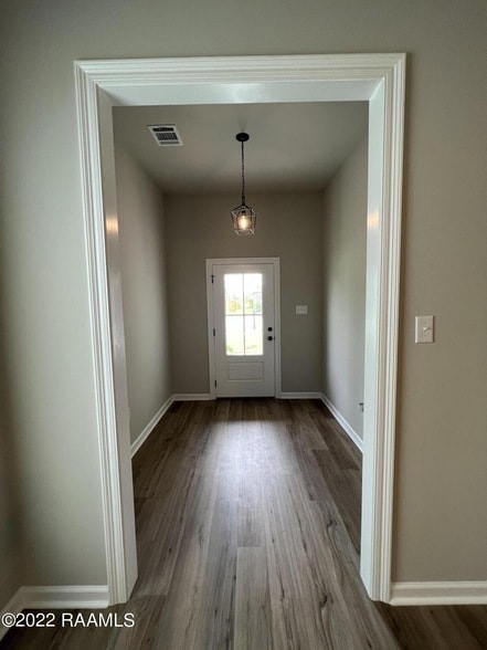 Building Photo - 307 Grassy Meadows Ln