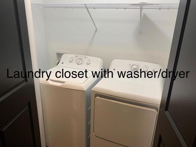 Building Photo - 135 Emanuel Cout