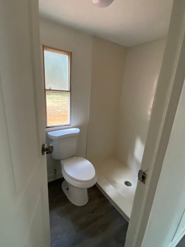 Building Photo - Newly remodeled home is located in Lancaster, SC 29720.