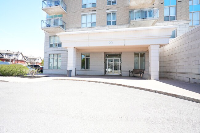 Photo du bâtiment - 90 Landry St